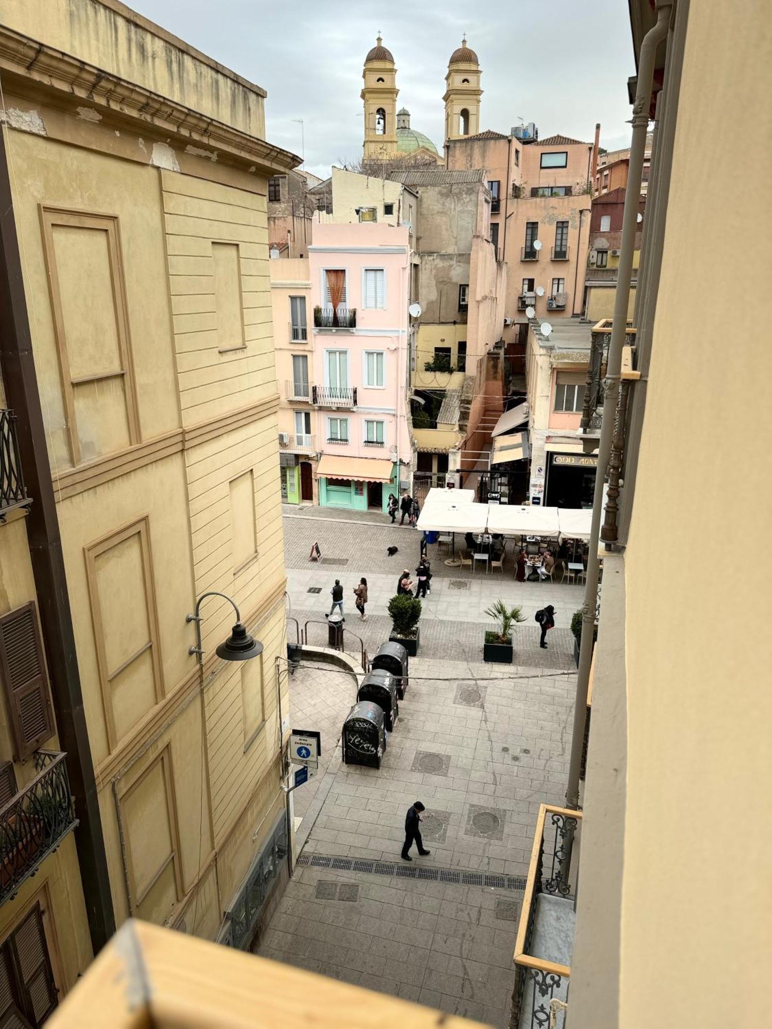 Fl Apartments Nel Corso Cagliari Exterior foto